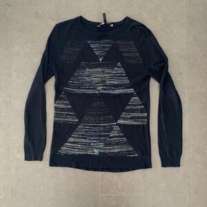 LIGHTWEIGHT BCBG sweater size medium